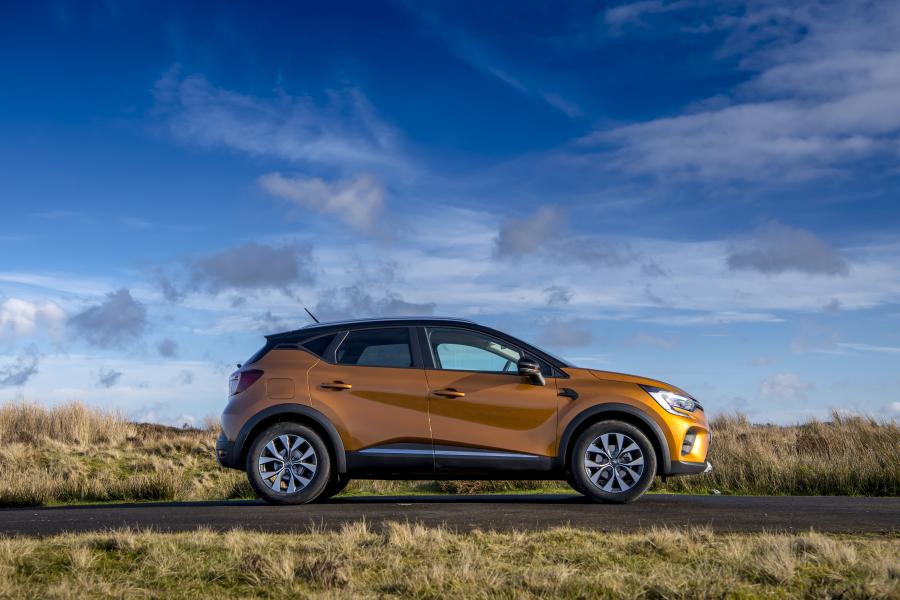  Renault Captur Iconic 2019 года  (UK) (фото 5 из 40)